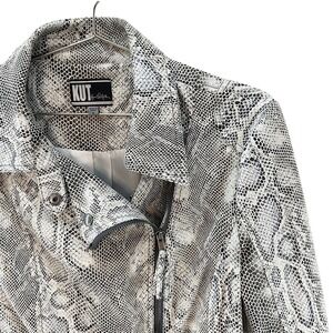 KUT Women's Faux Leather Snakeskin Moto Jacket • Medium • gray,‎ black, white